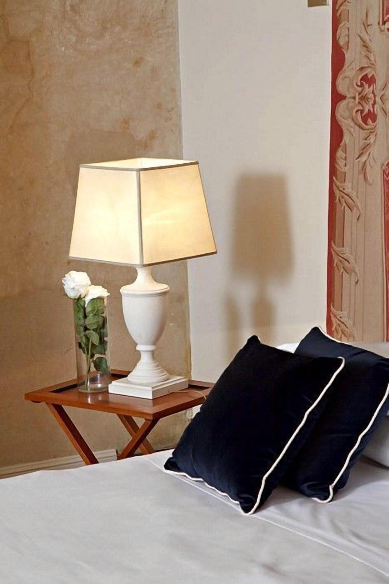 J And J Hotel 4*