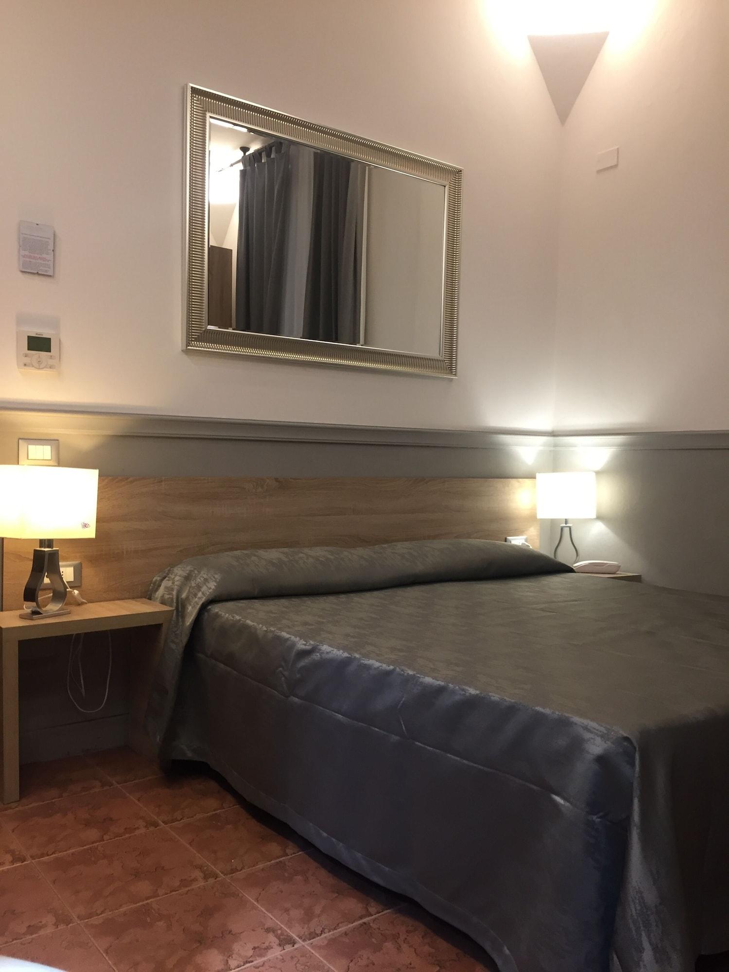 Hotel Alinari 3*