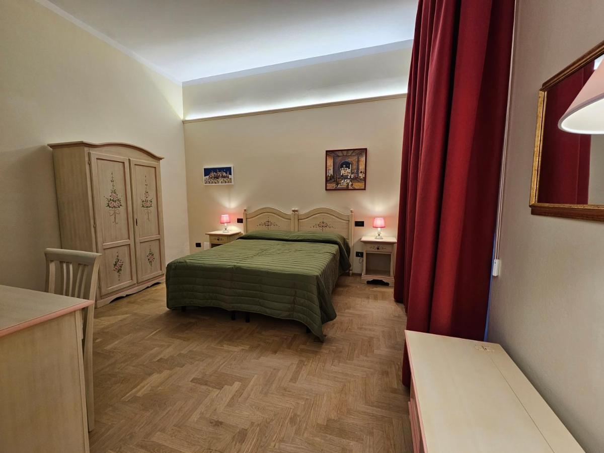 Del Roster Guest house *