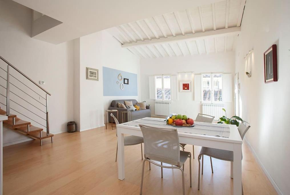 Via Lambertesca, 14 - Charming - Large Design Between Uffizi And Ponte Vecchio - 4rth Floor Without Elevator Appartement *