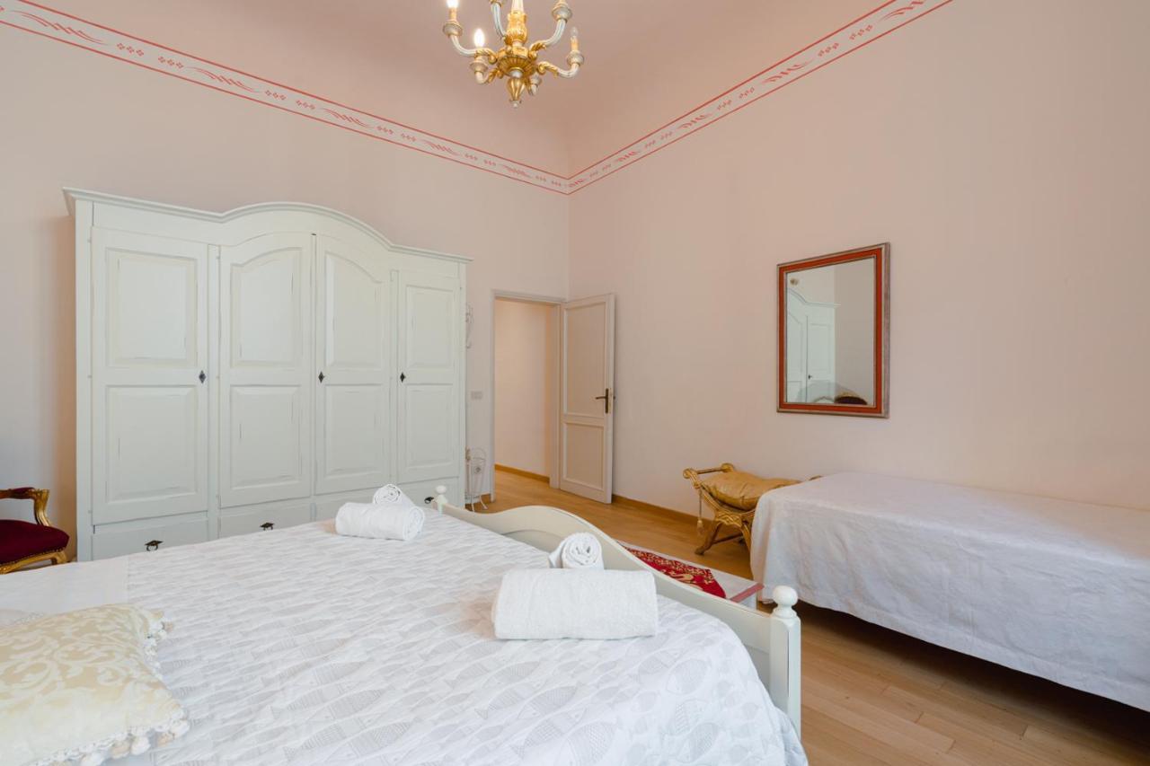 Ghibellina Elegant With 4 Bedrooms Apartment Florence