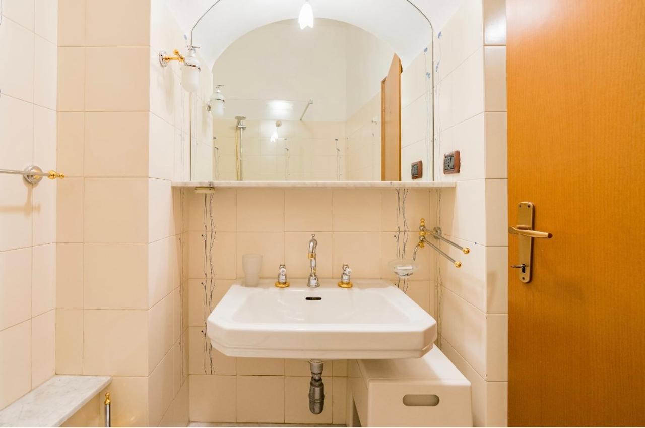 Apartment Central And Spacious *