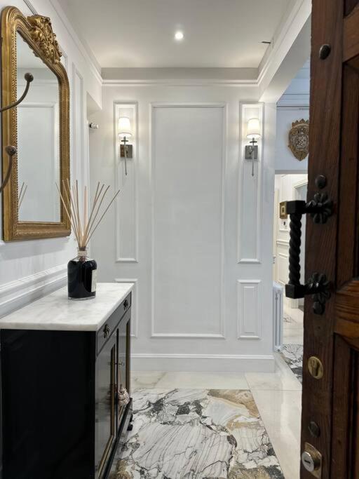 3 Bedroom Modern Luxury In Firenze