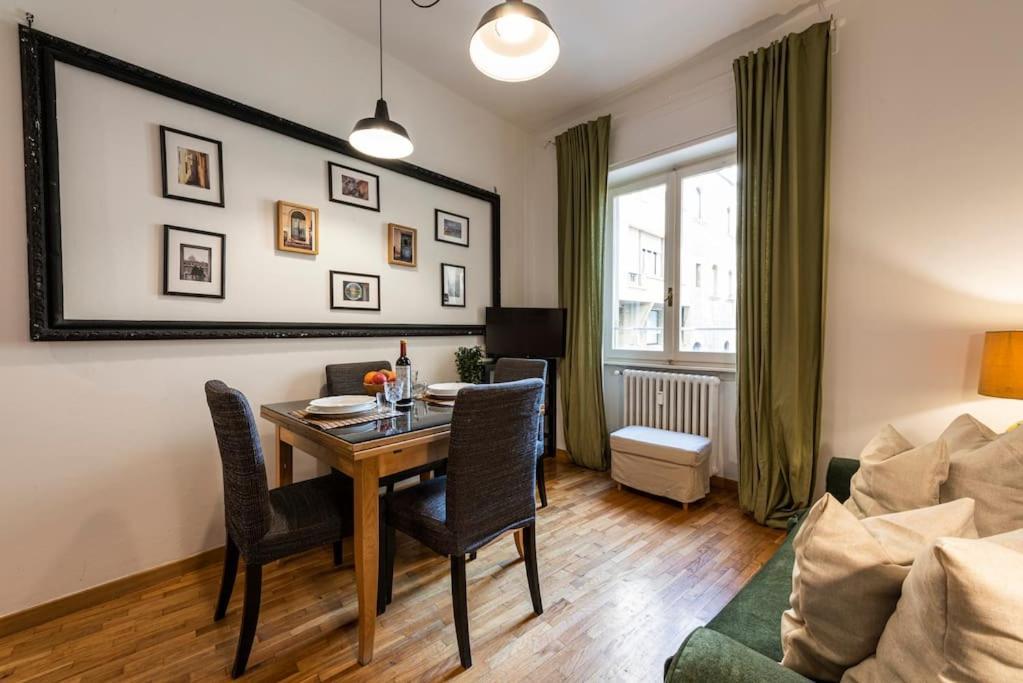 Wonderful Ponte Vecchio At A Breath. Apartment Florence