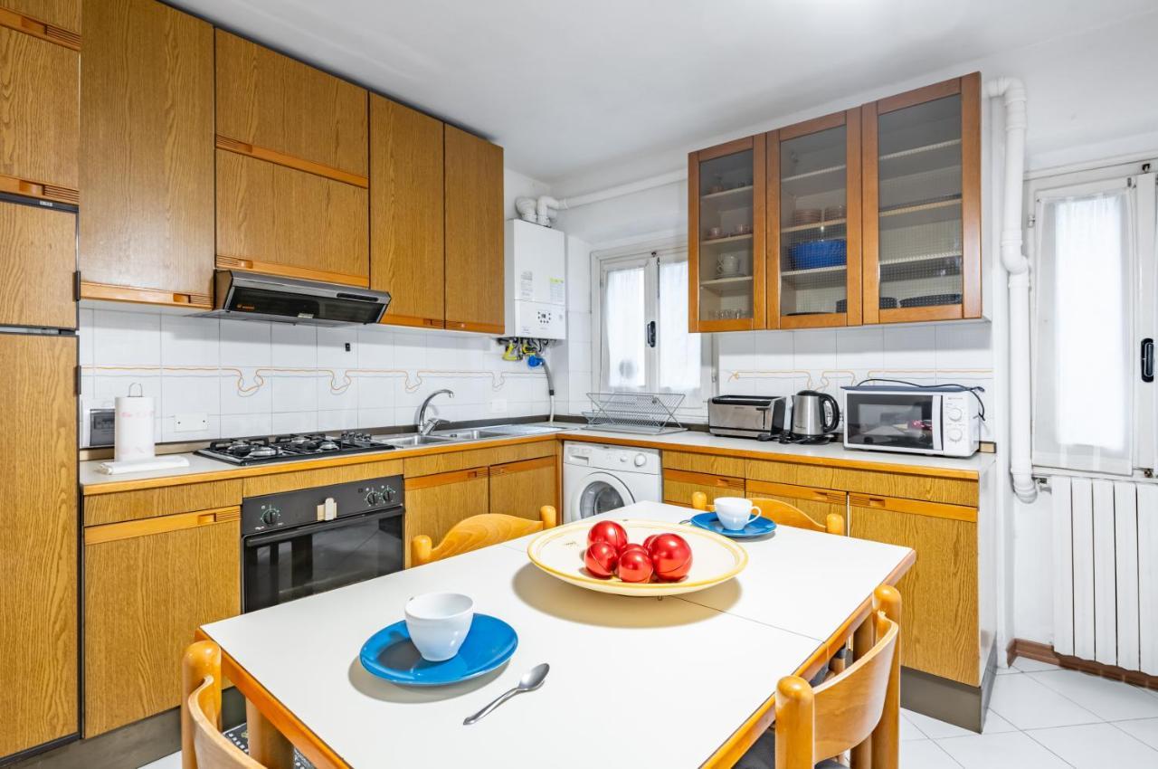 Sant'ambrogio Apt: Your Hideaway Apartment *