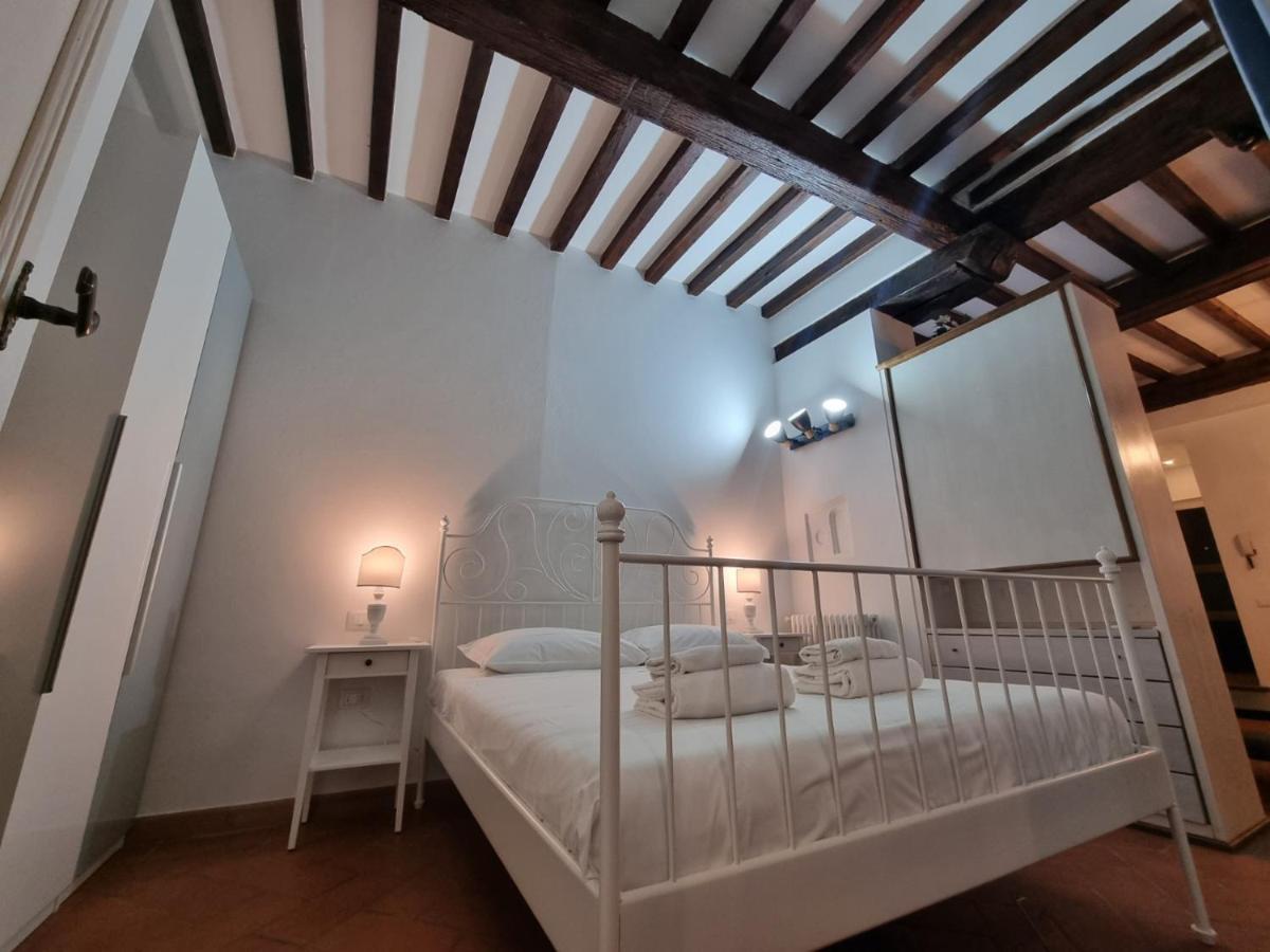 Borgo Allegri * Florence