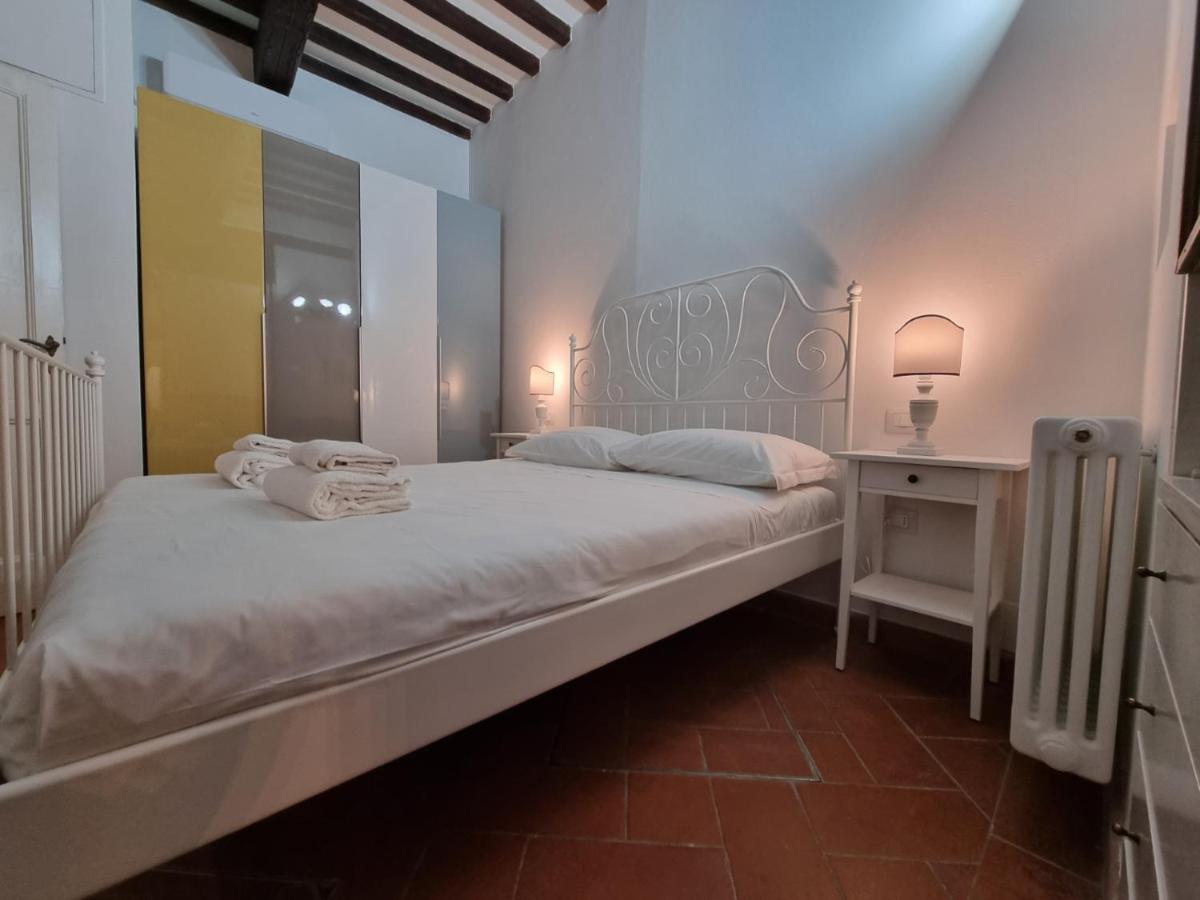 Borgo Allegri * Florence