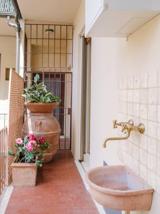 Casa Silvia - Honeymoon Flat With Terrace * Florença