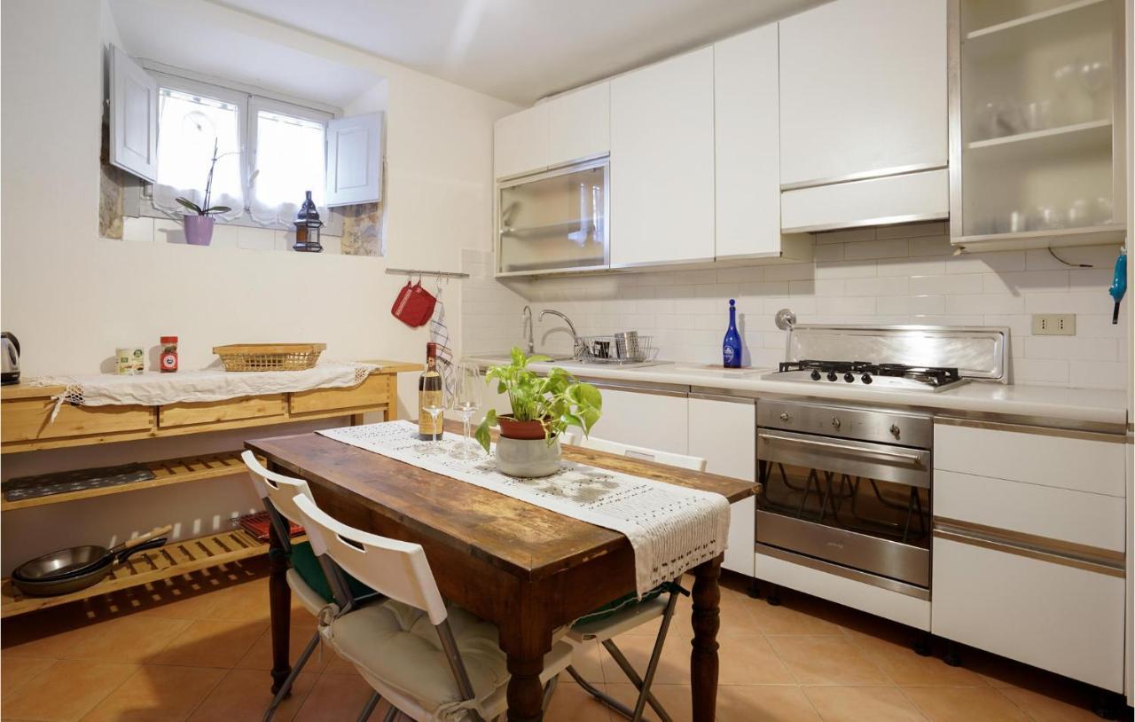 1 Bedroom Stunning In Apartment Florence