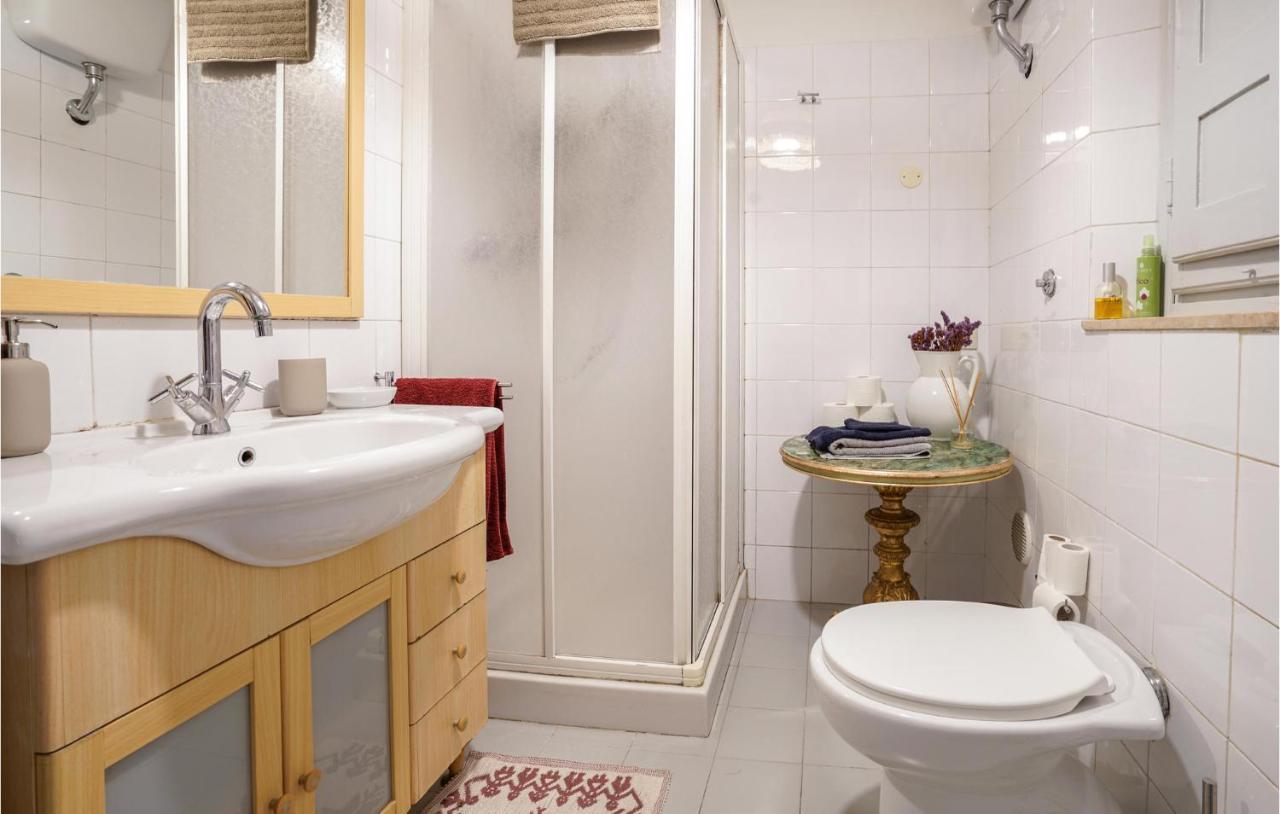 1 Bedroom Stunning In Apartment Florence