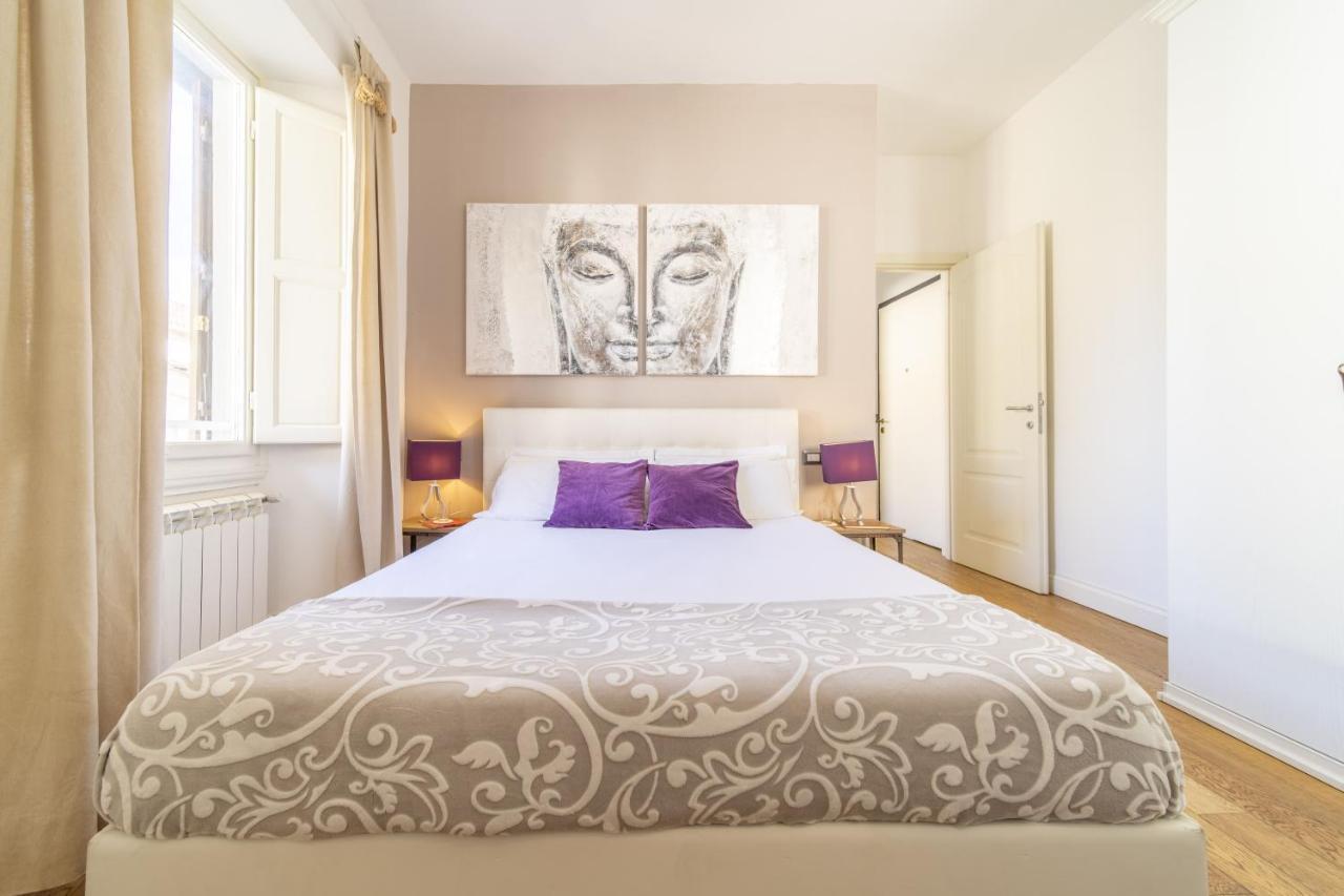 Bright Santa Croce Apartment