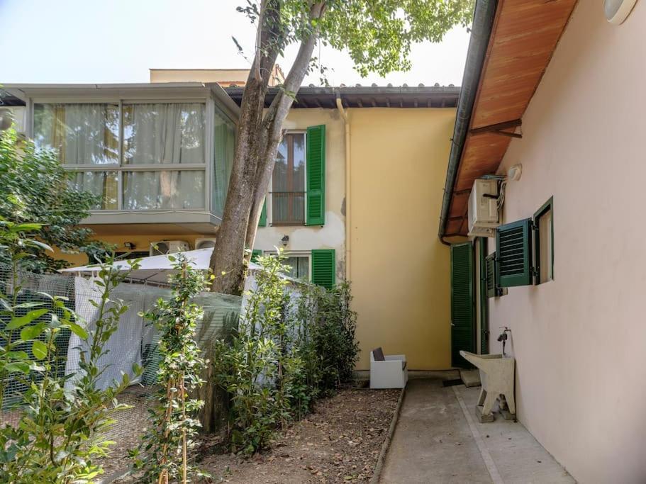 Indipendenza Cozy With Private Garden Apartment Florence