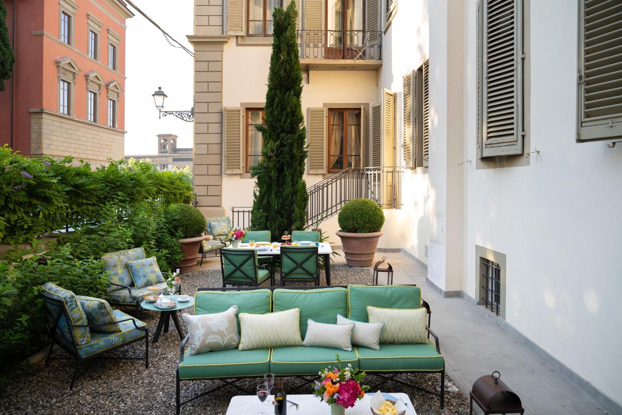 Serristori Palace Aparthotel 2*