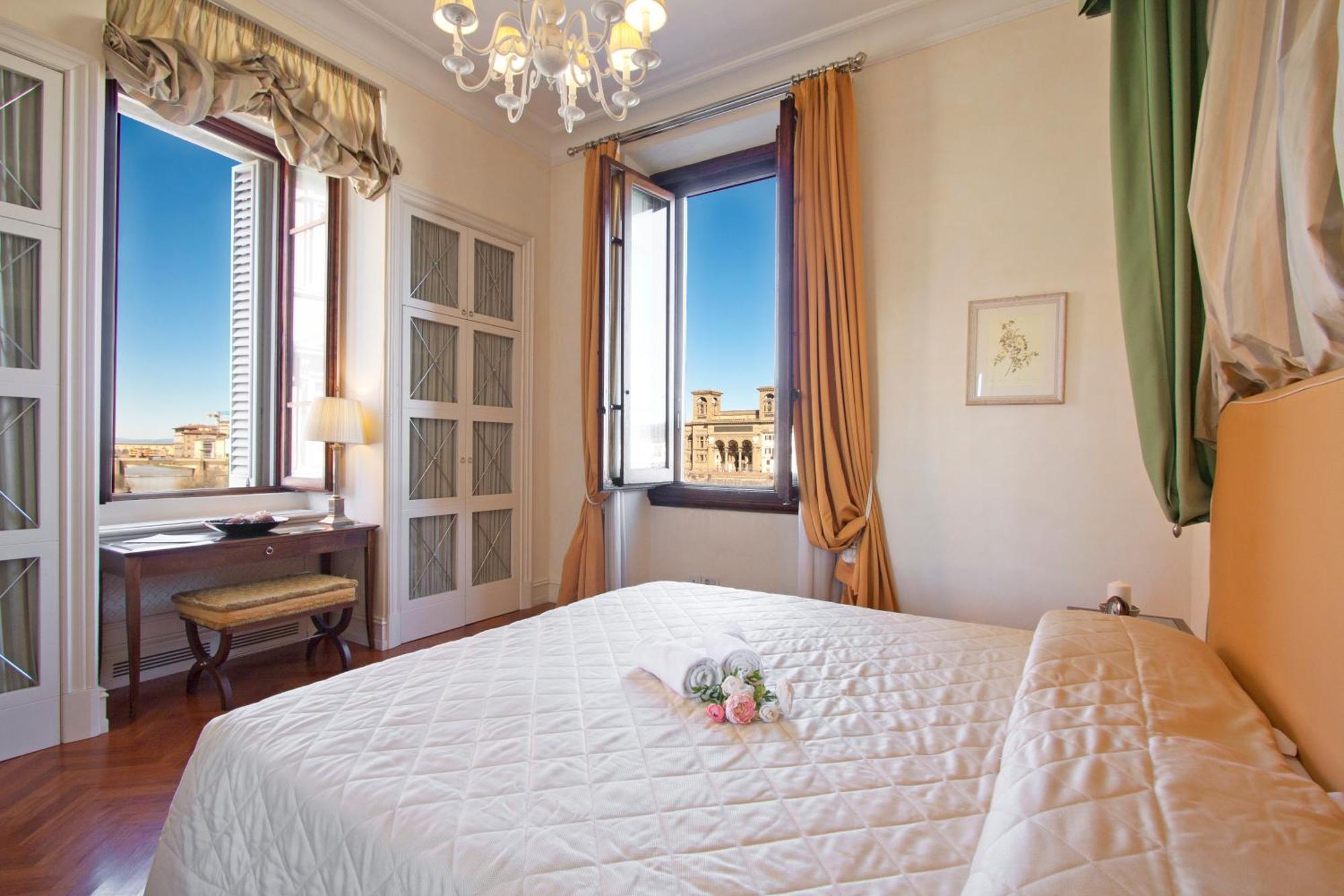 Serristori Palace Aparthotel 2*