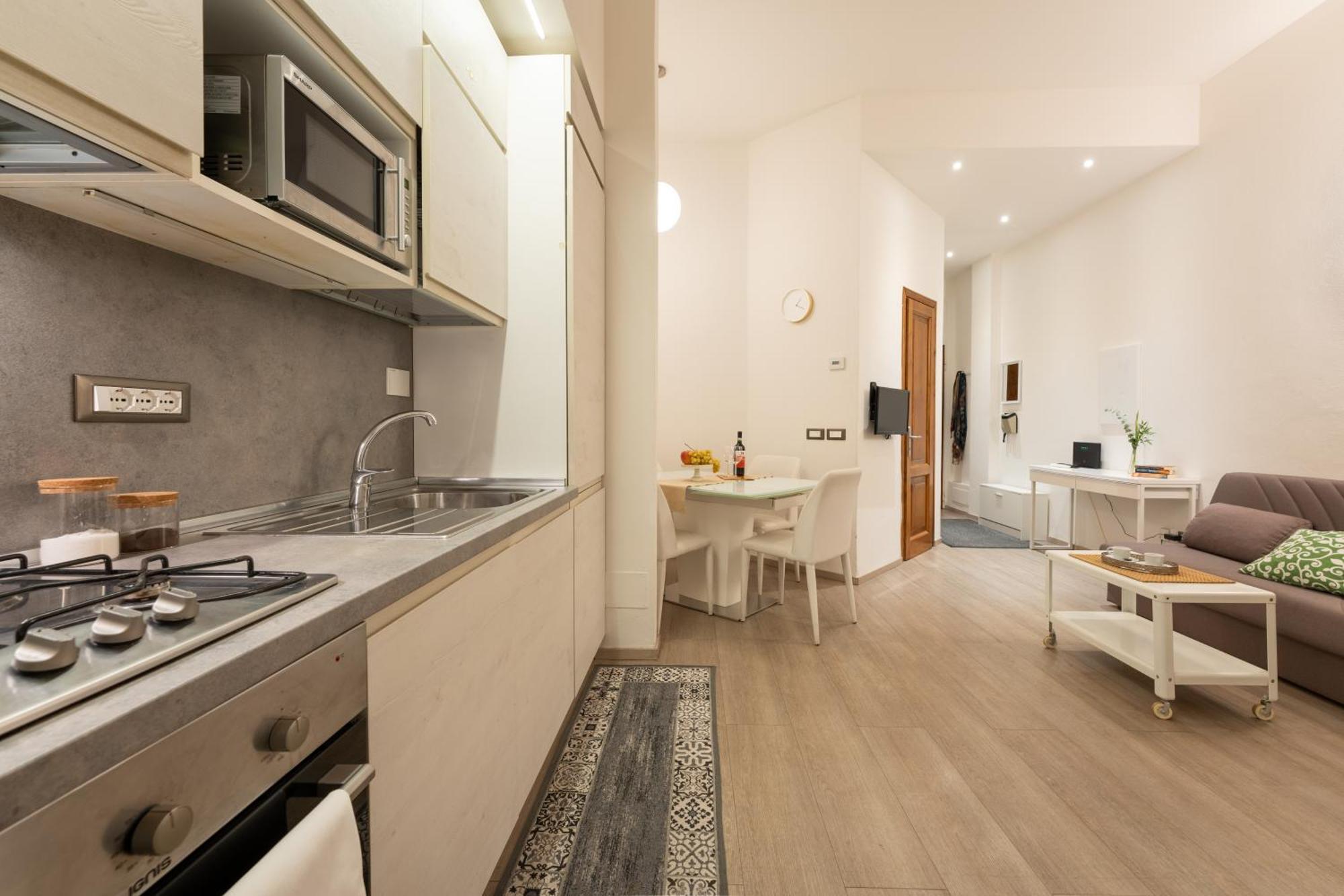 Pergola - 1 Bdr Flat With Inner Courtyard Apartment Florenz