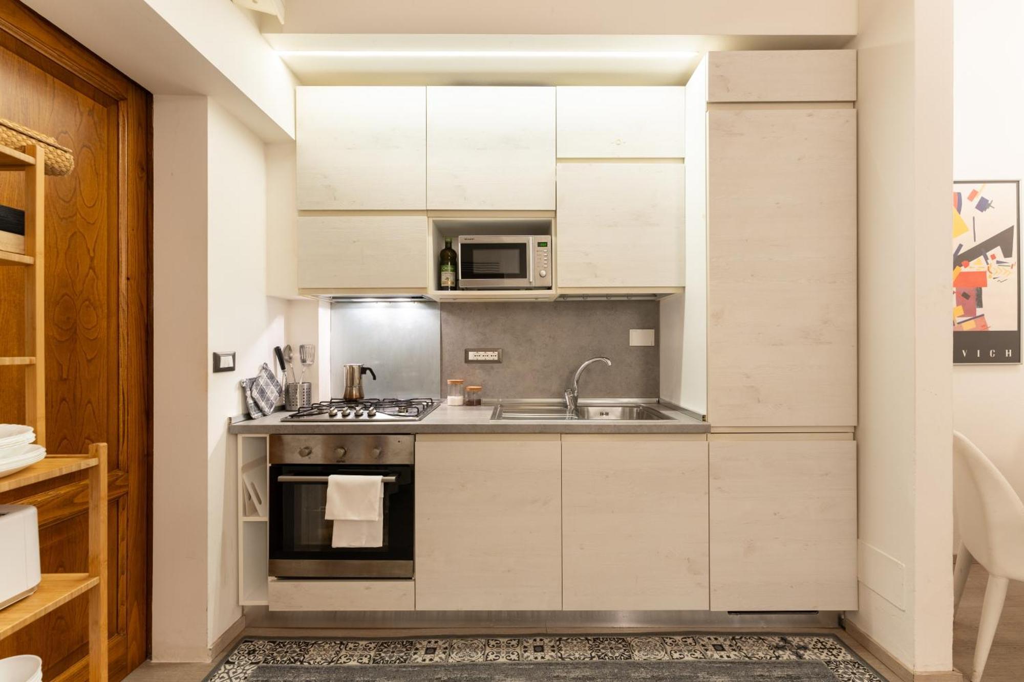 Pergola - 1 Bdr Flat With Inner Courtyard Apartment Florenz
