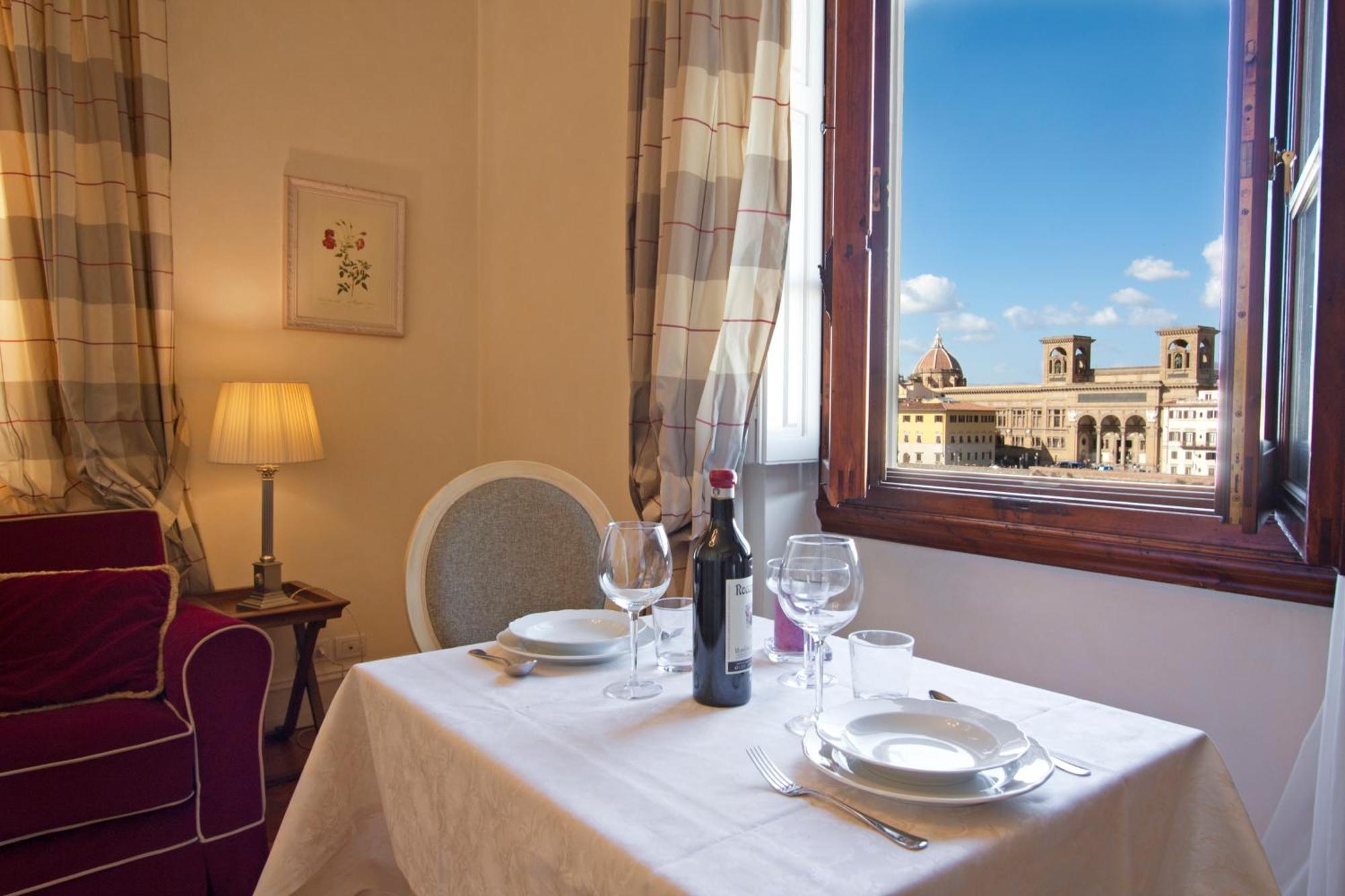 Aparthotel Serristori Palace