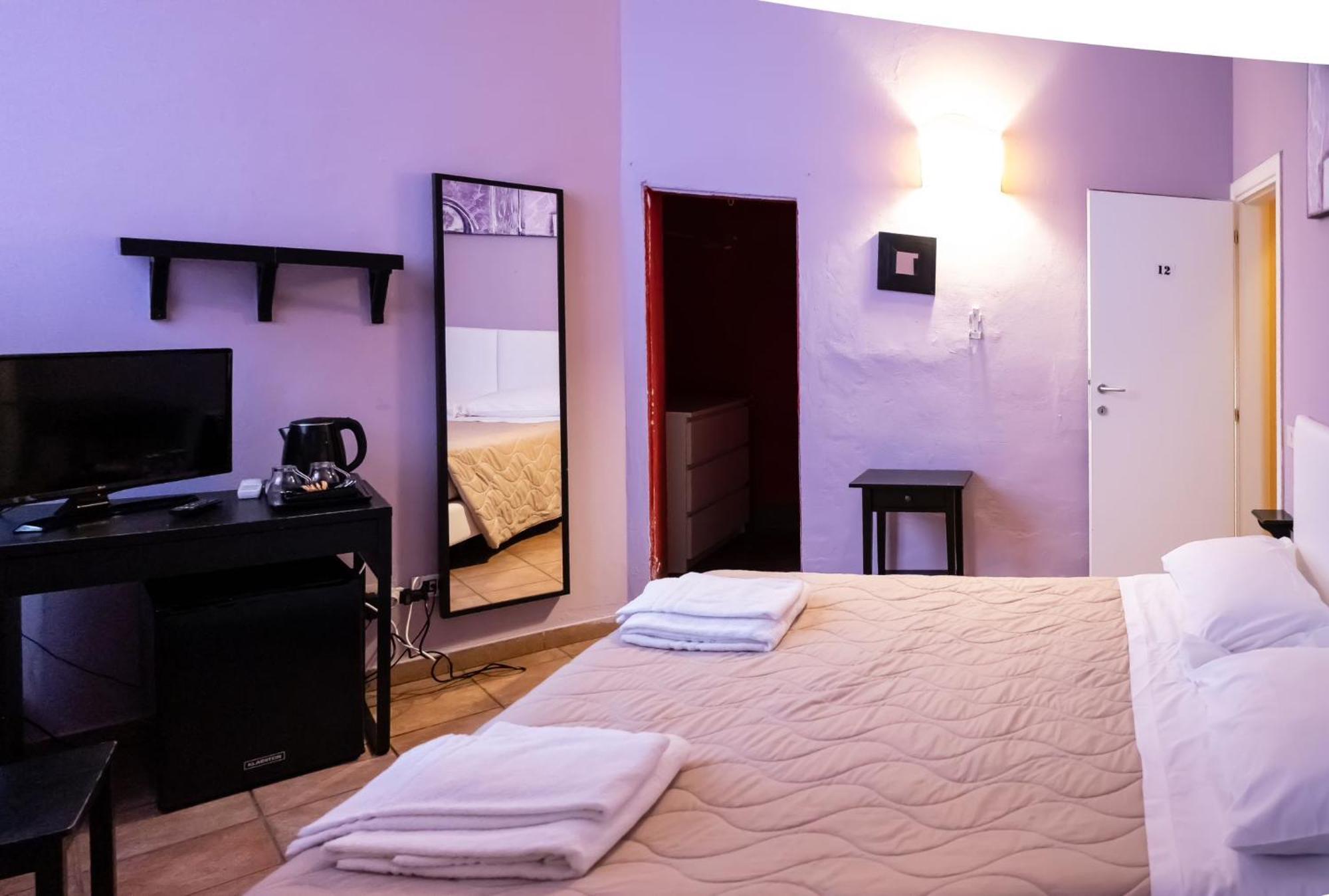 Emerald Palace Ostello *