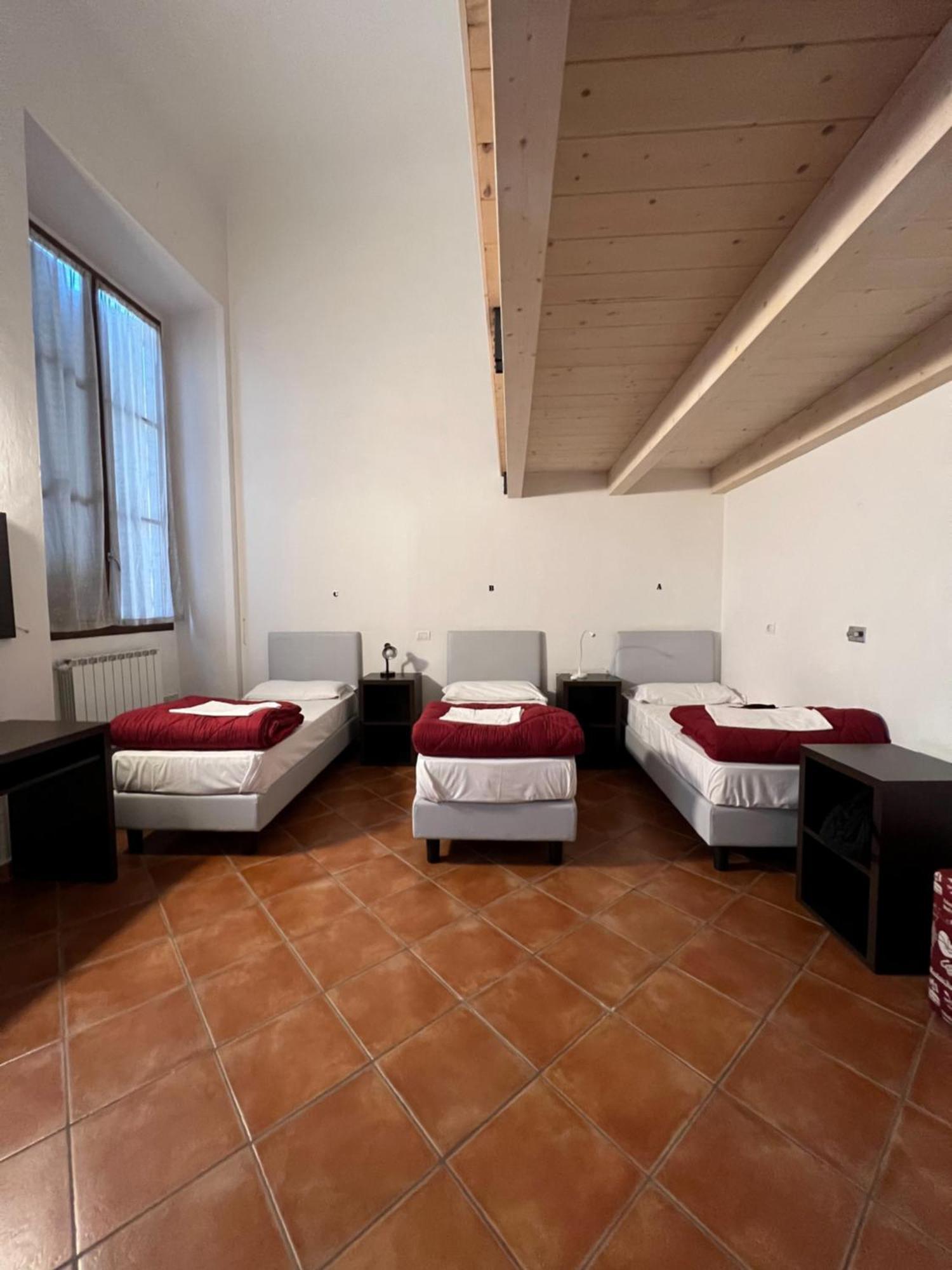 Emerald Palace Ostello