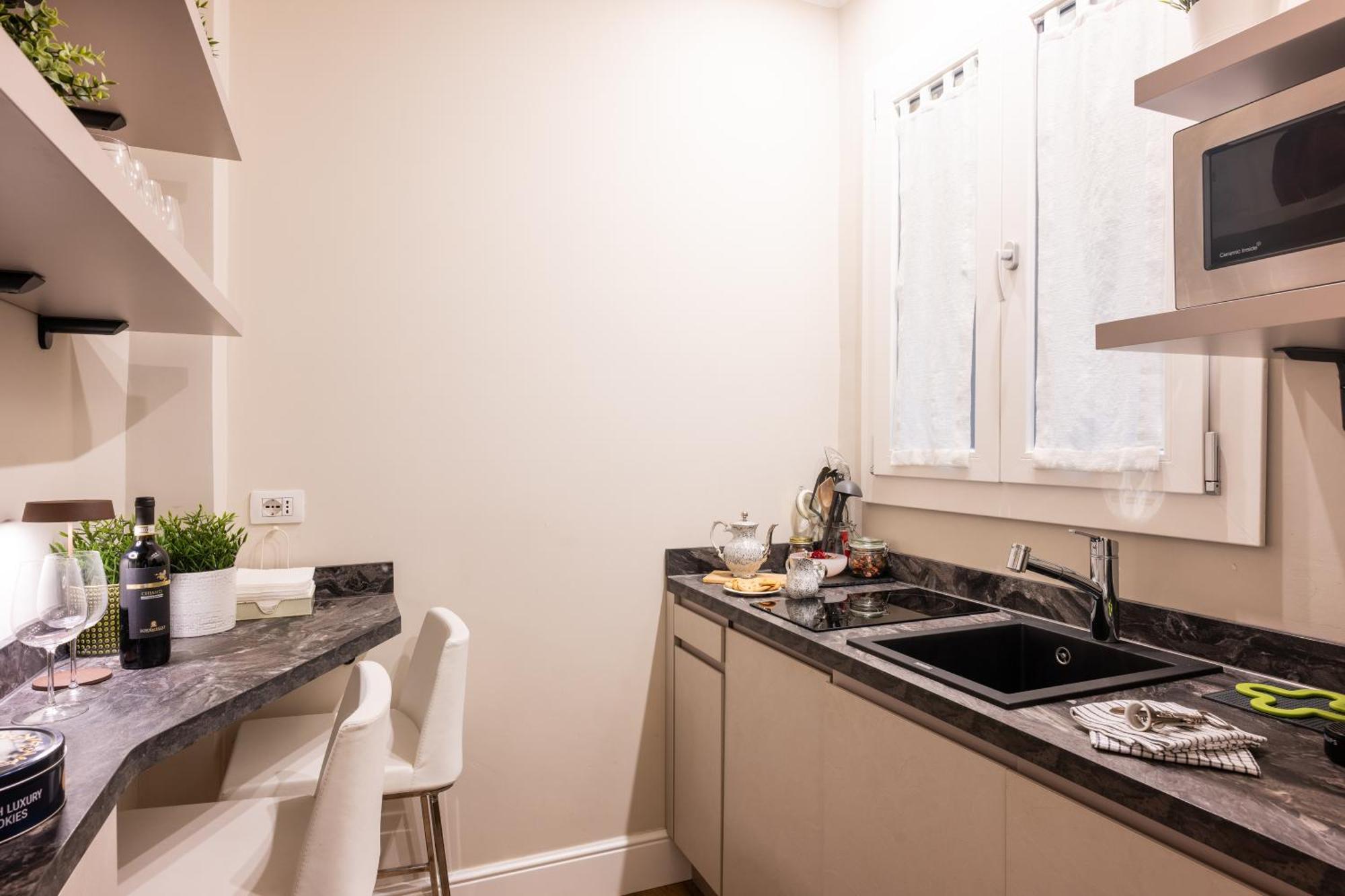 Smooth Mansion In Ponte Vecchio Appartement