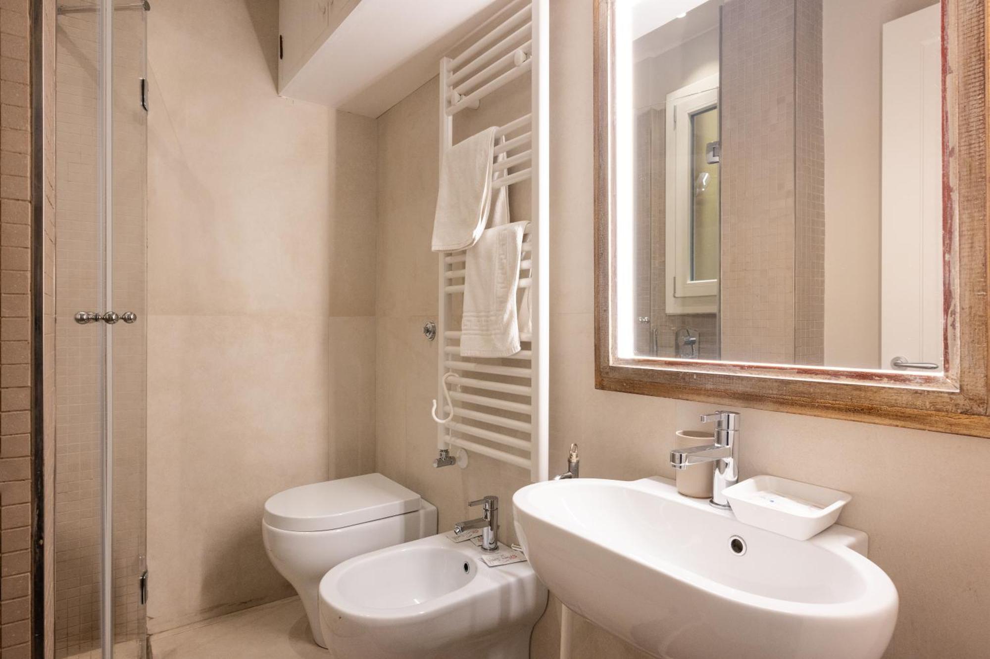 Smooth Mansion In Ponte Vecchio Appartement Florence