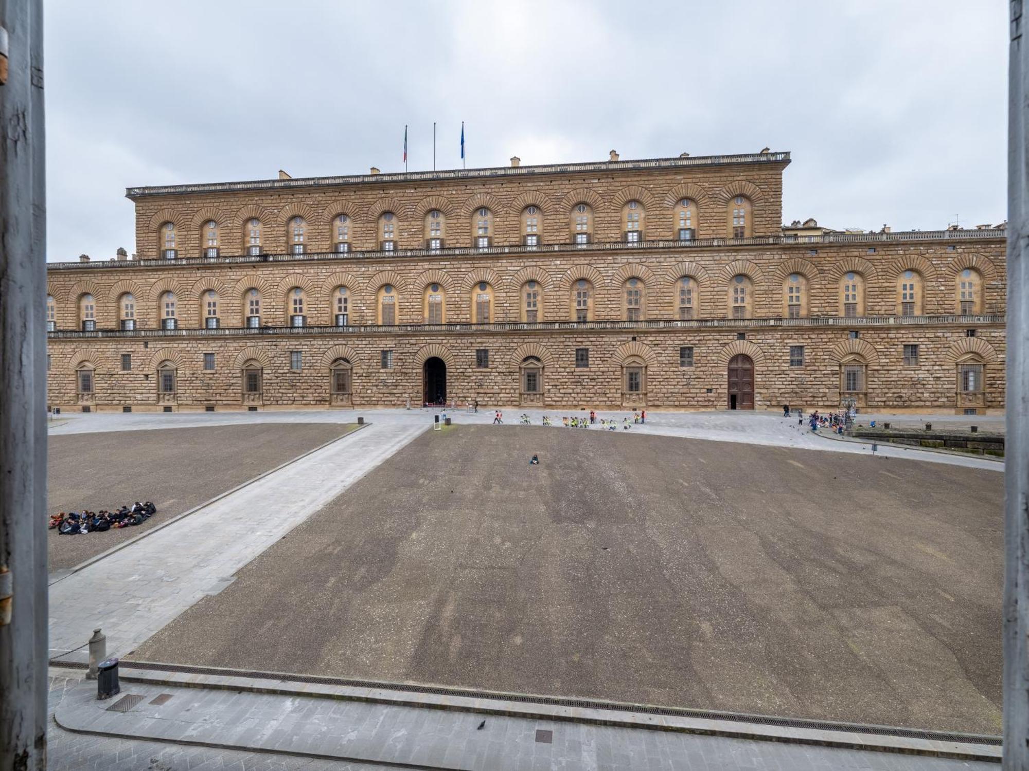 Nuovo Piazza Pitti Florence