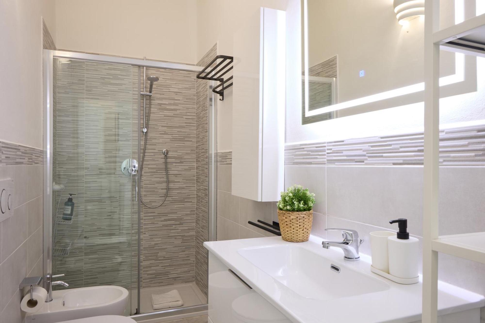6 Tram Stops To Center - San Donato Appartement *