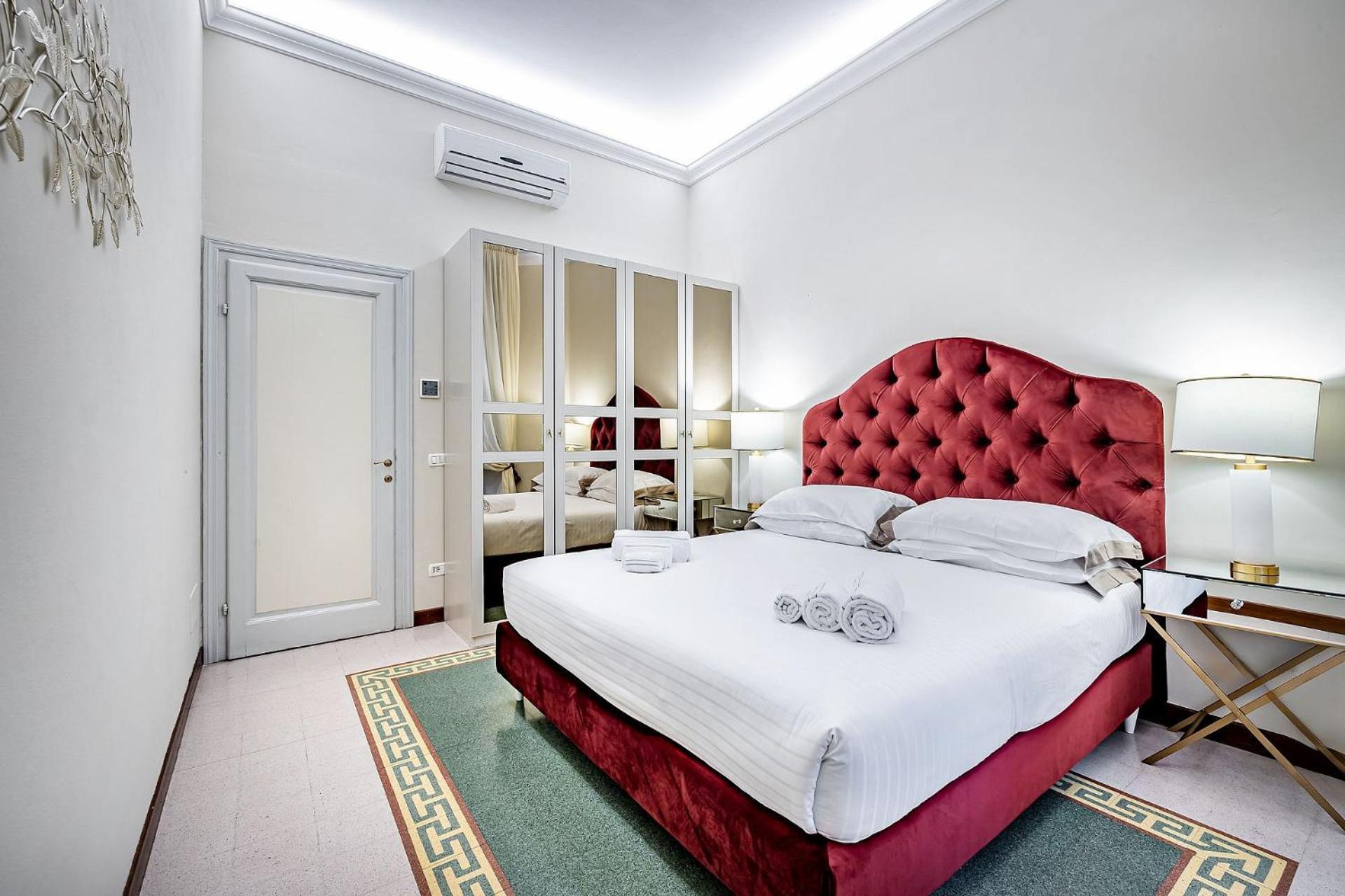 Three Via Roma Apartamento