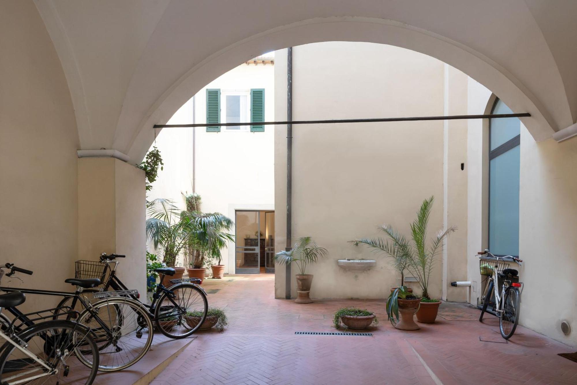Characteristic In The Center Of Appartement