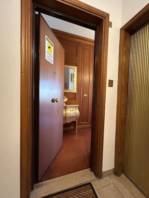 Ponte Vecchio View By Florencehospitality Com * Florence