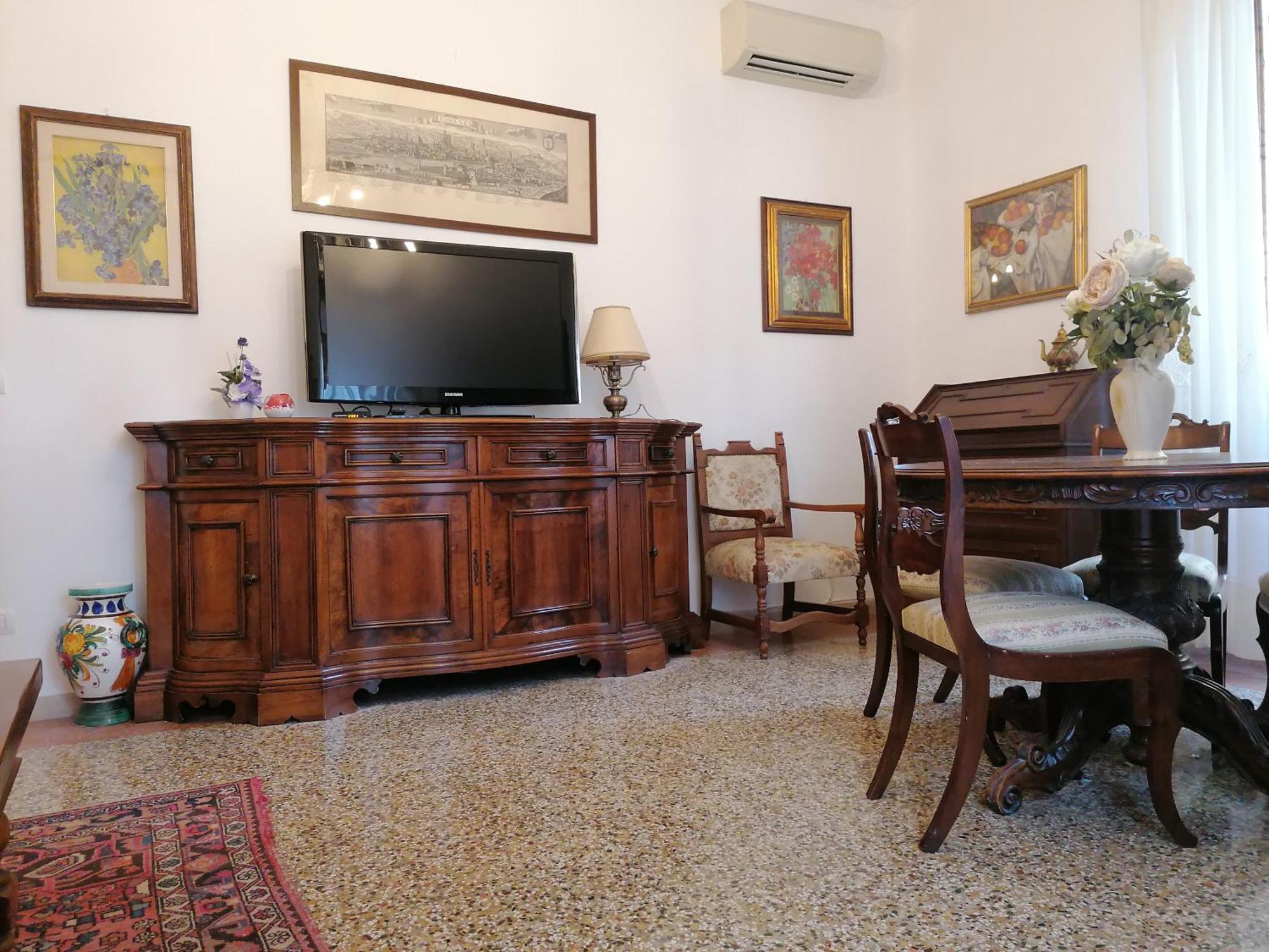 Old 1930 Apartment Florenz
