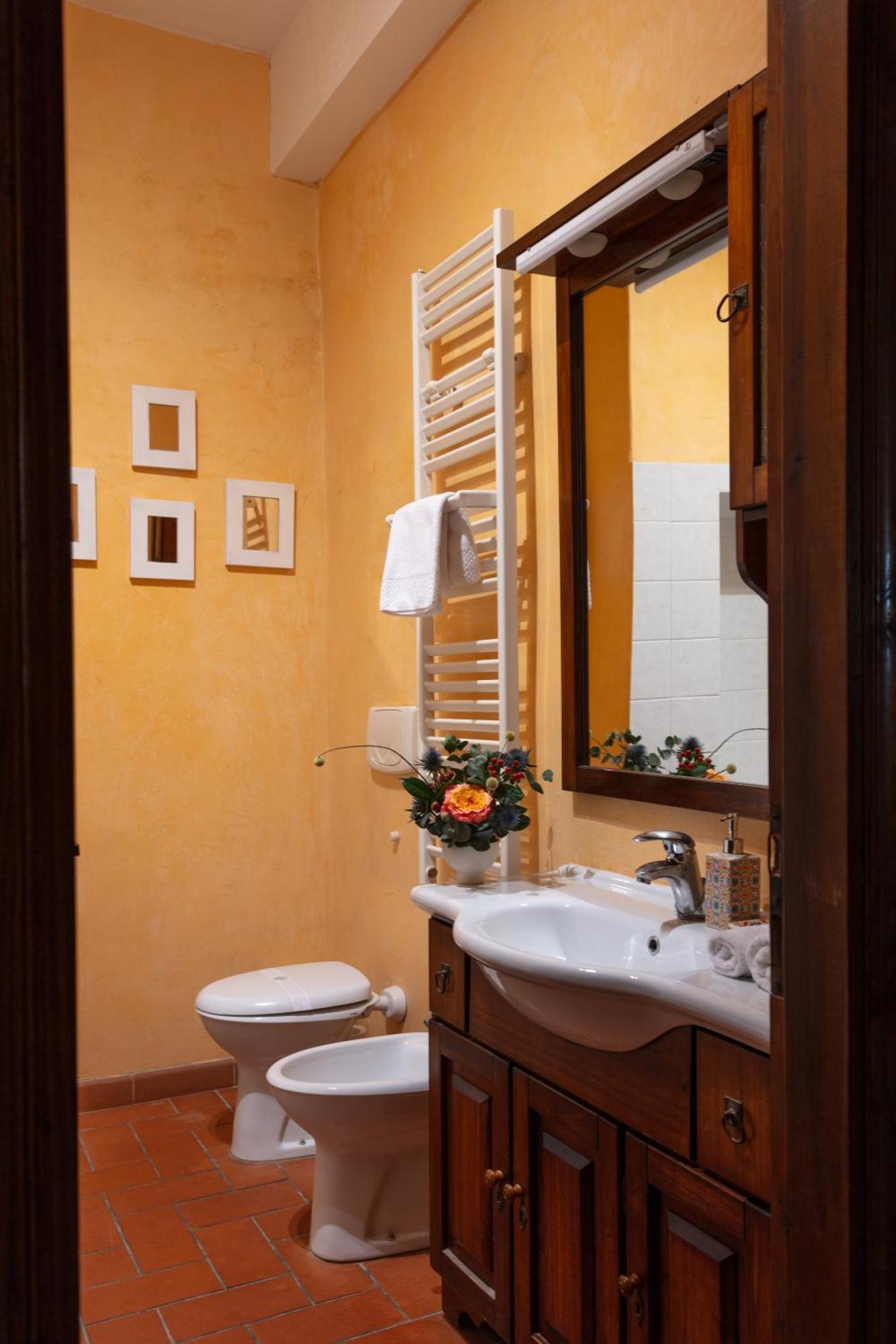 Typical Florentine In Oltrarno 10 Min Walking From Ponte Vecchio Apartment *
