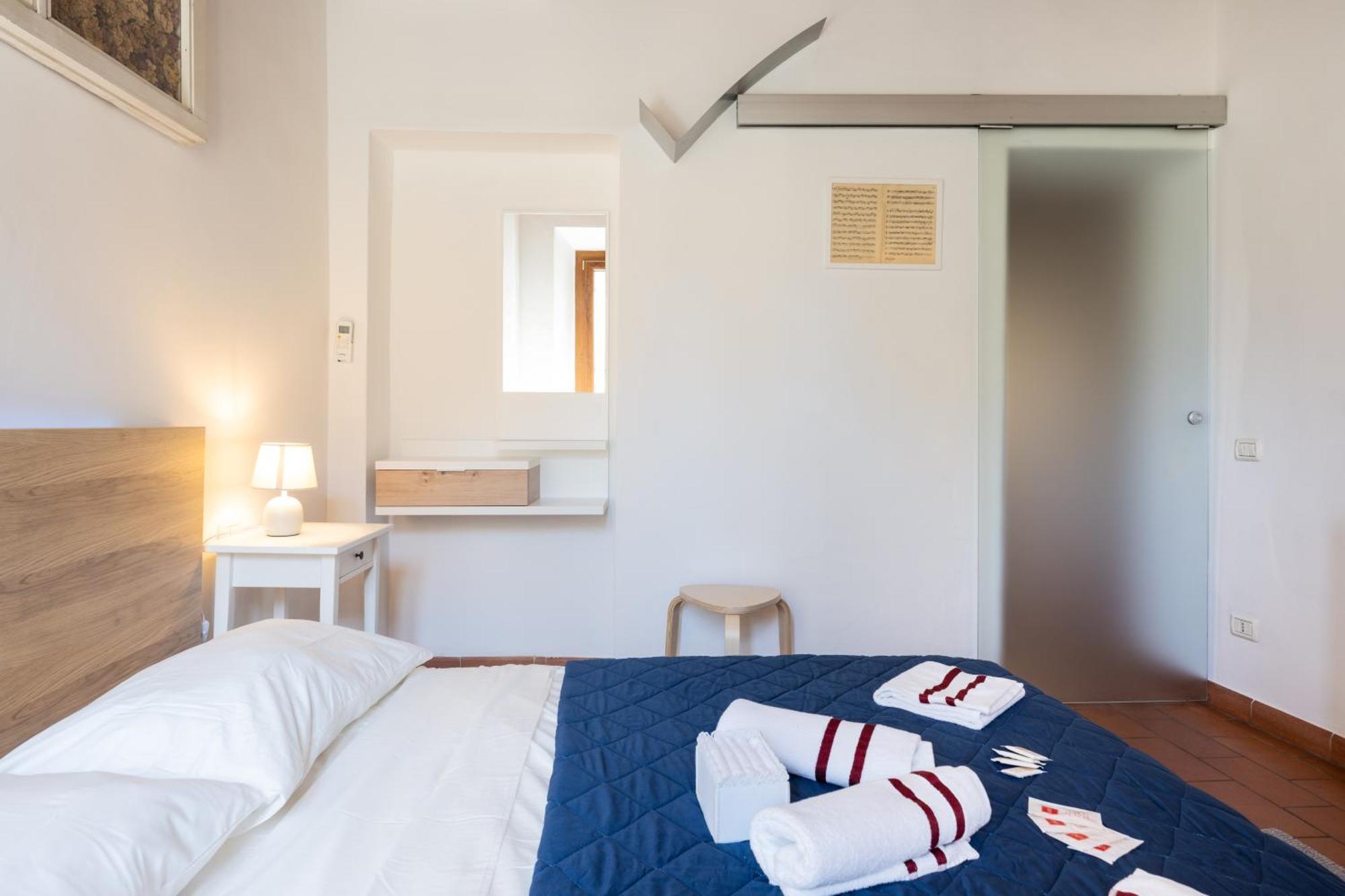 Tipica Cozy House + Parking! *