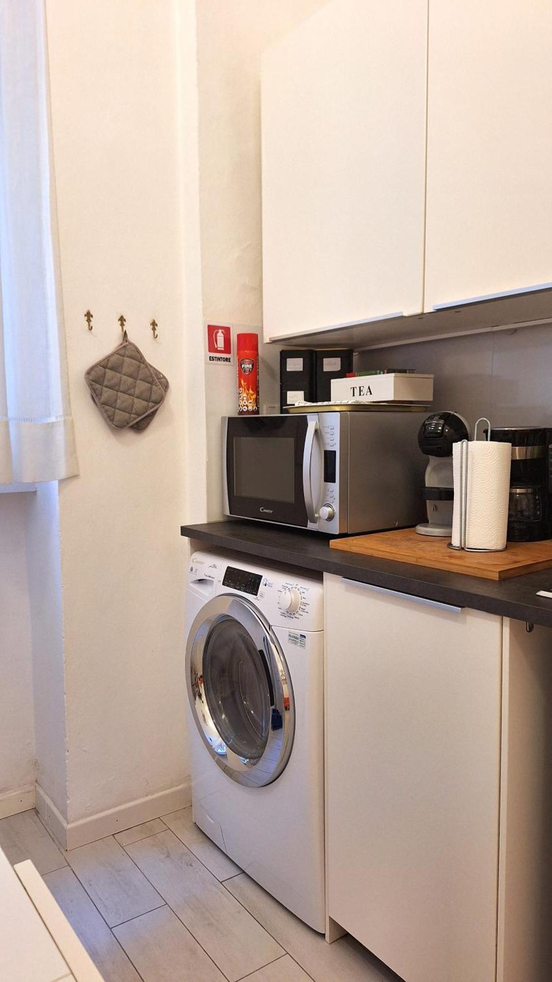 Renovated Central Apartment *