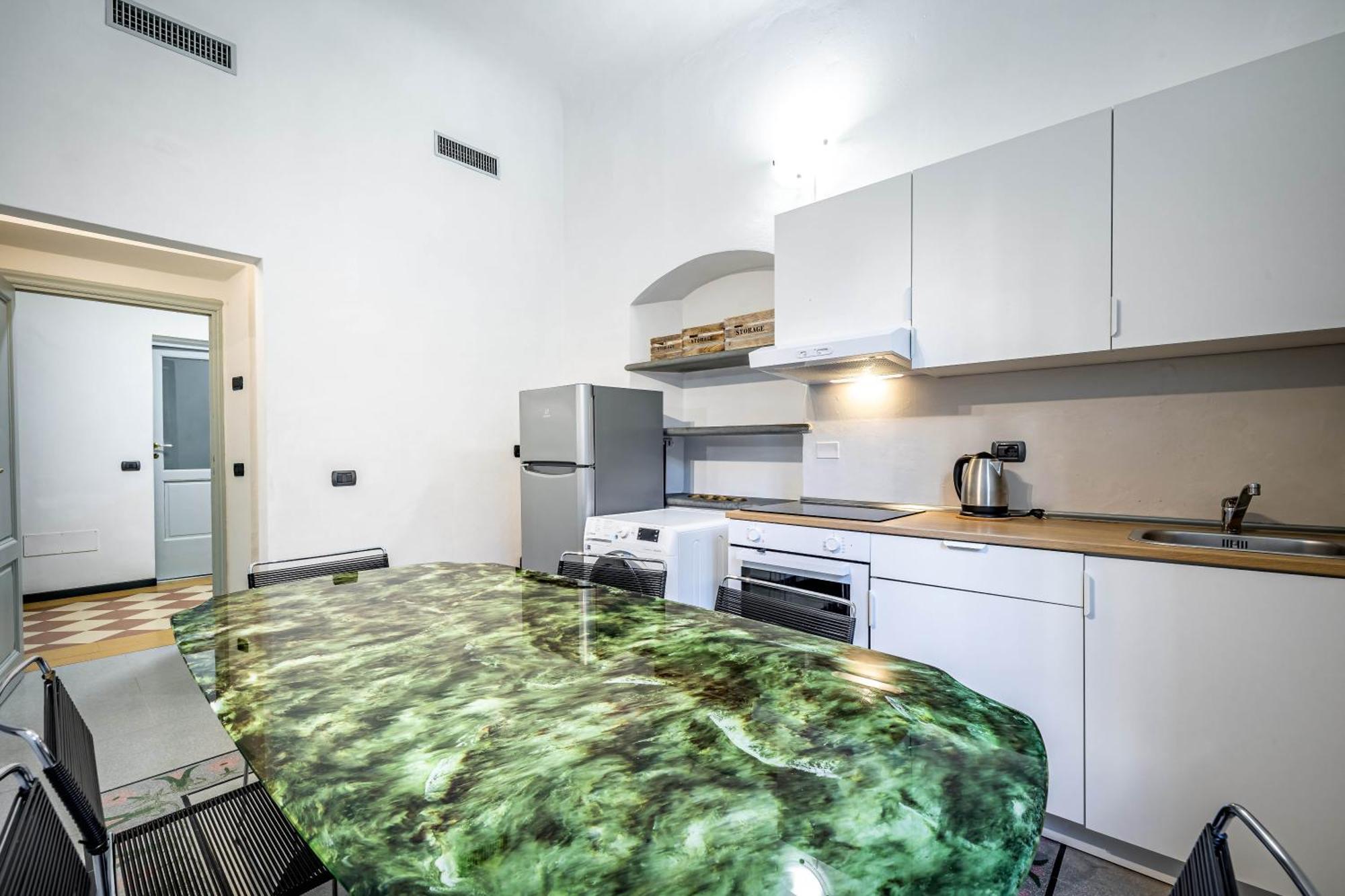 Yid Gramsci Apartment