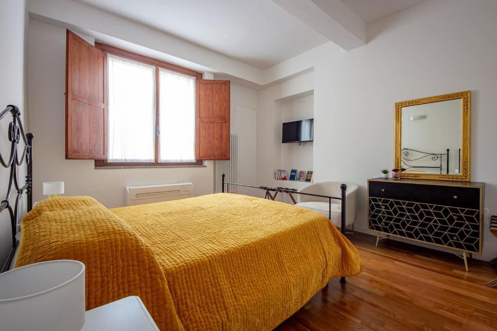 Ciompi Square-hosted By Sweetstay Appartement Florence