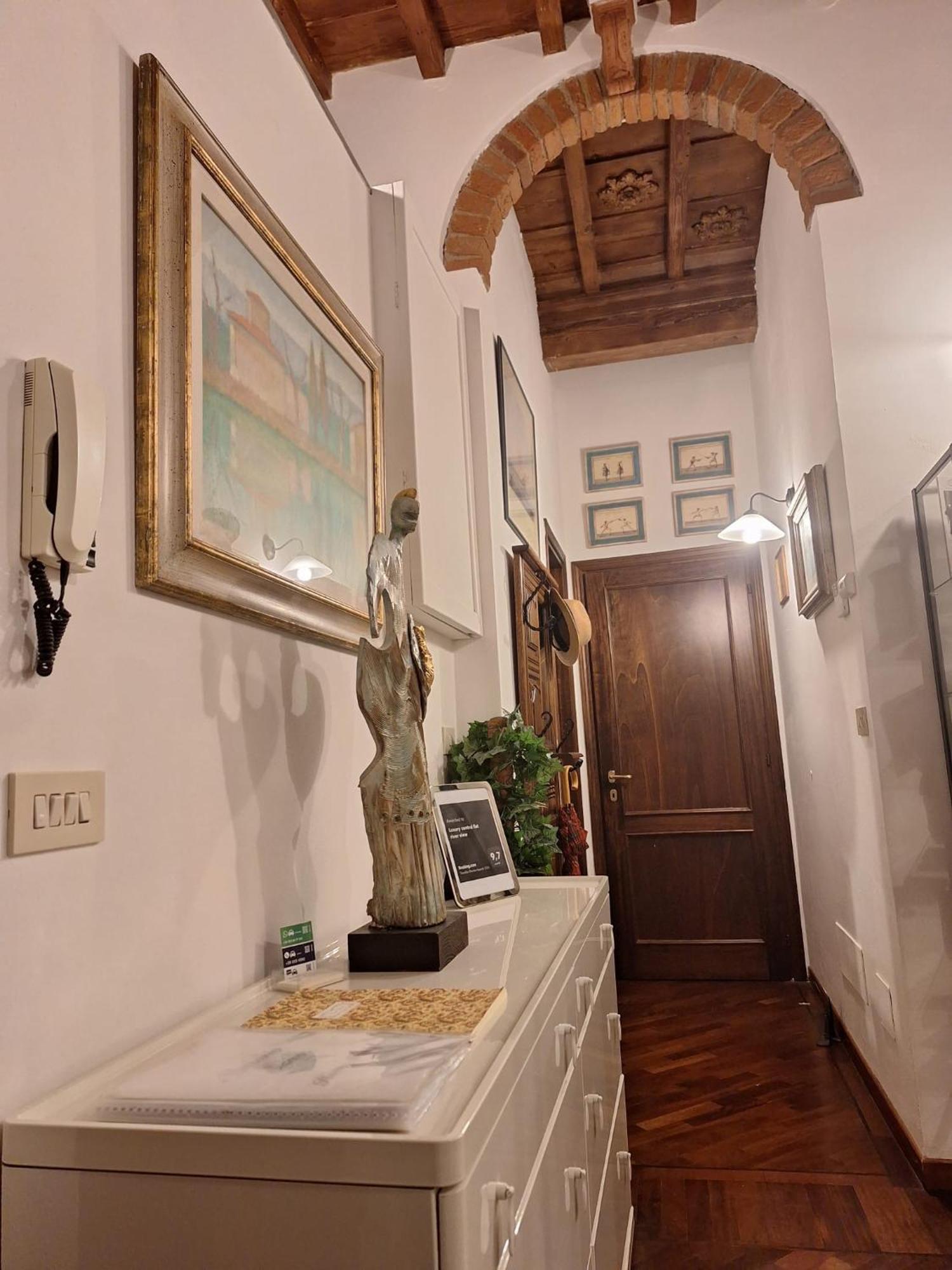 Luxury Central Flat River View Apartment *
