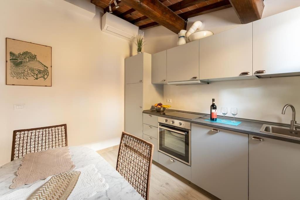 Keys Of Italy - Maytreya - Albero 2 - Train Station Two Bedroom Flat 2nd Floor Florenz