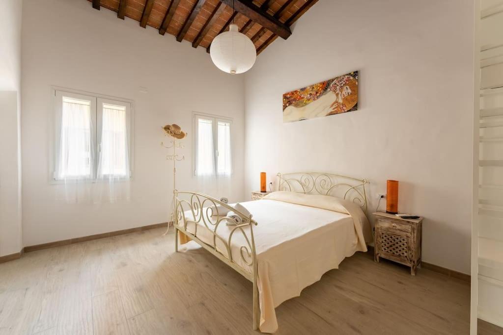 Keys Of Italy - Maytreya - Albero 2 - Train Station Two Bedroom Flat 2nd Floor Apartamento