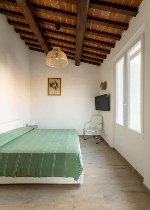 Apartamento Keys Of Italy - Maytreya - Albero 2 - Train Station Two Bedroom Flat 2nd Floor *