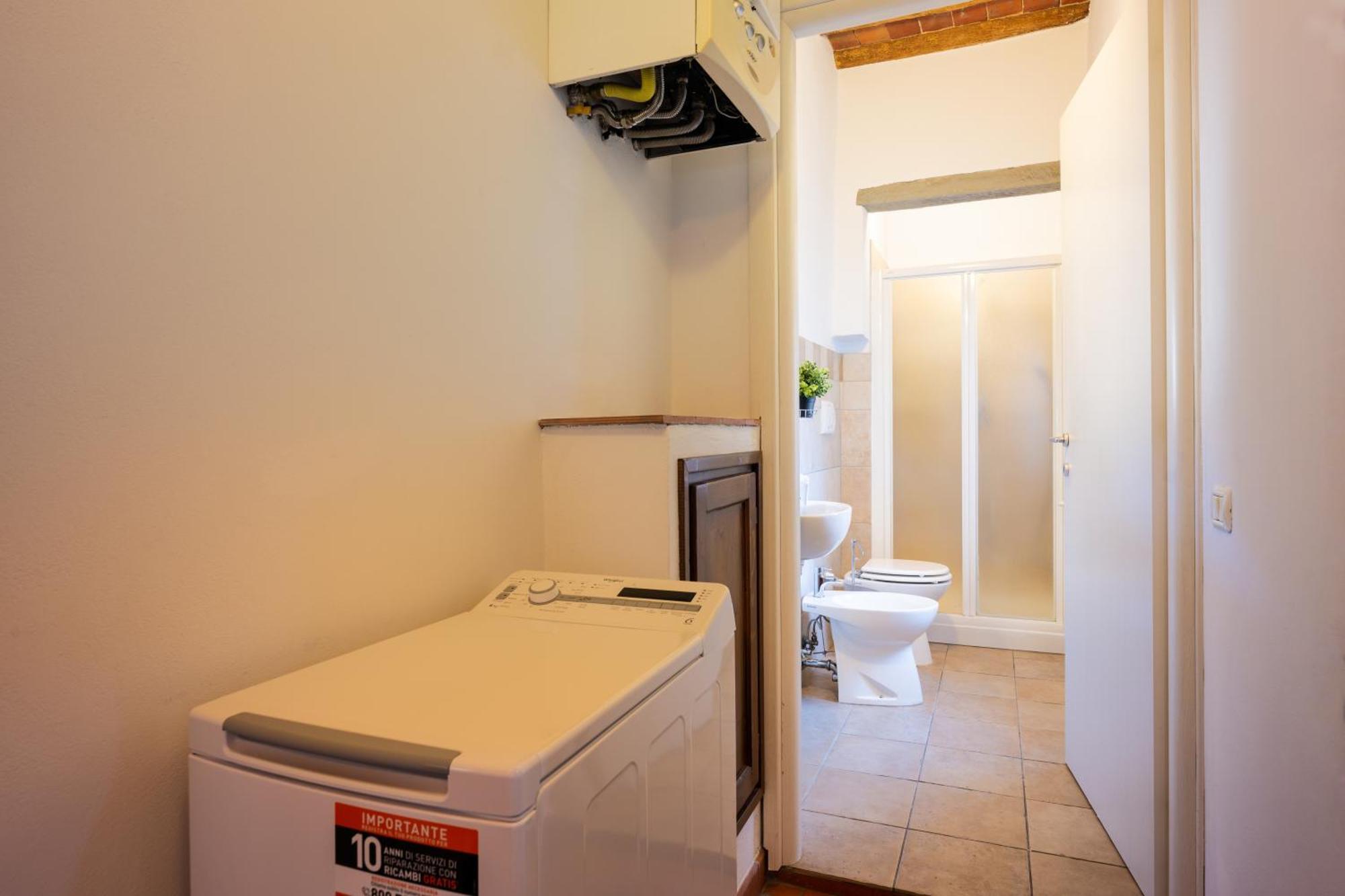 Tipica Cozy House + Parking! *