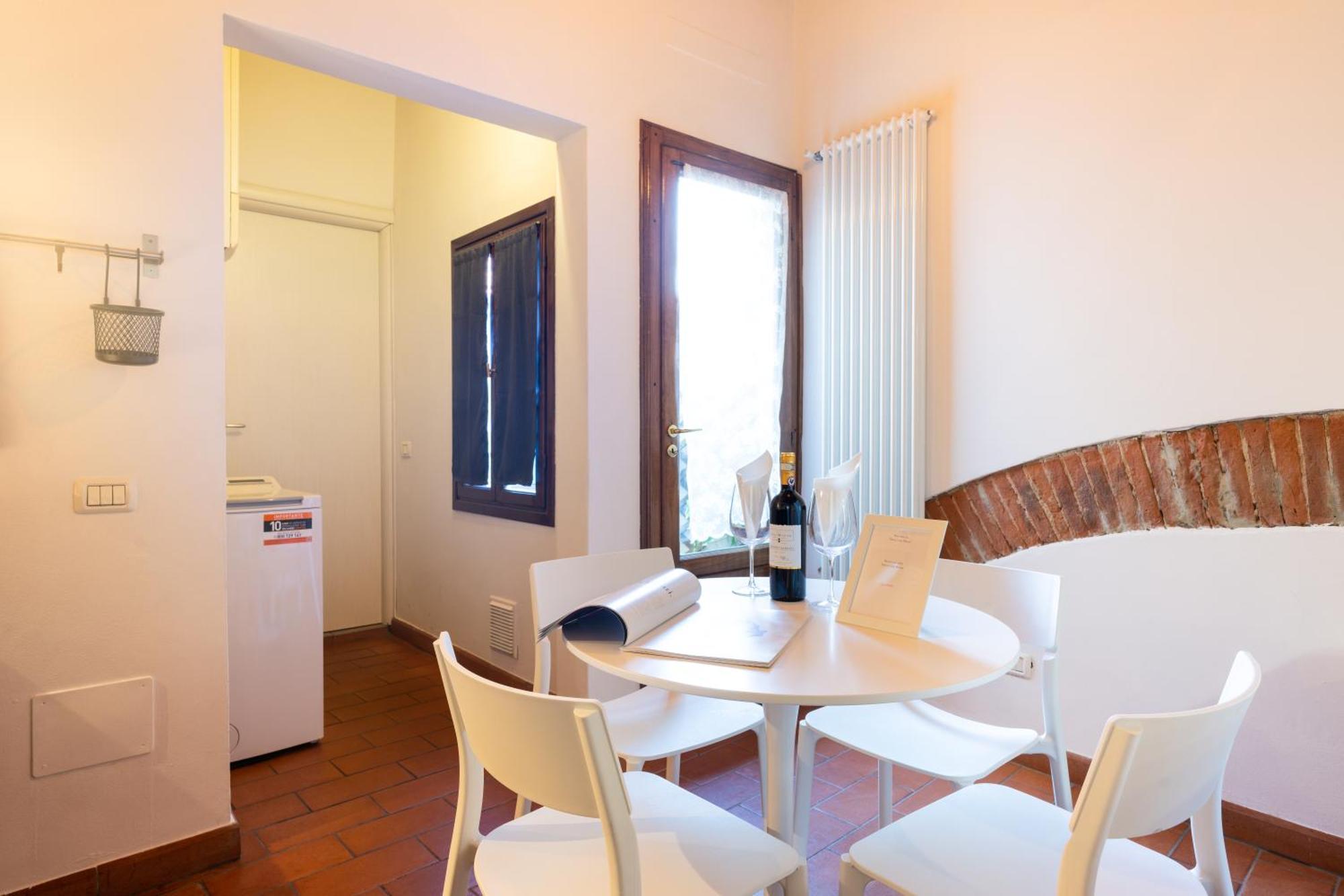 Tipica Cozy House + Parking! Apartamento