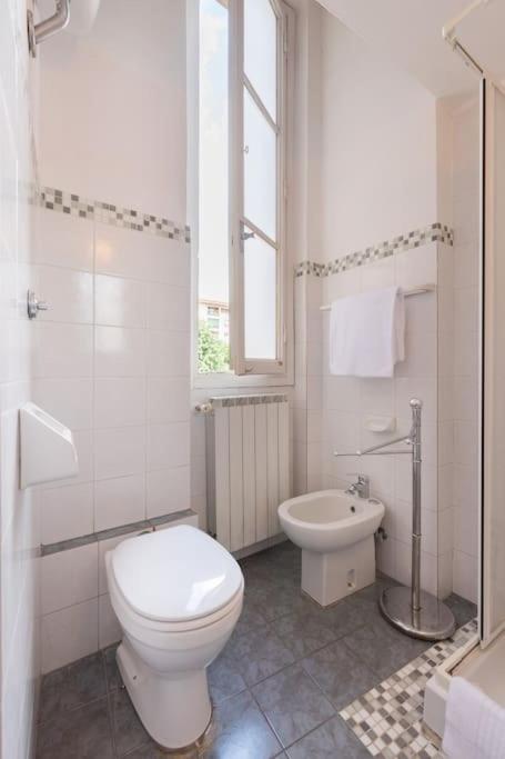 Apartment Borgognissanti 6 *