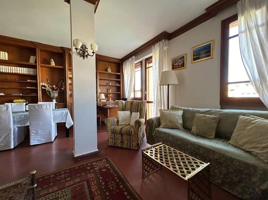 Ponte Vecchio View By Florencehospitality Com Apartment Florence