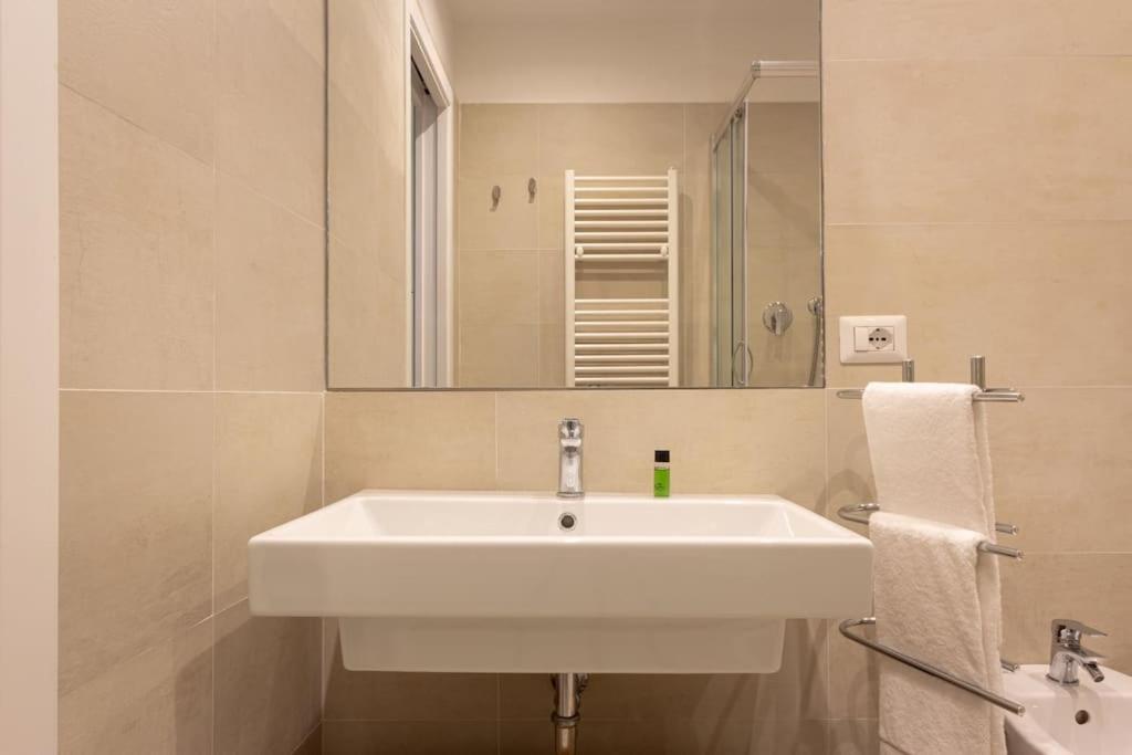 Ciompi Square-hosted By Sweetstay Appartement