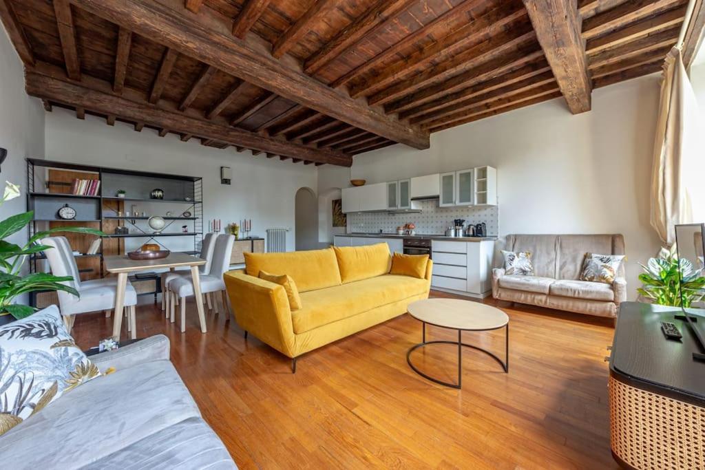 Ciompi Square-hosted By Sweetstay * Florence