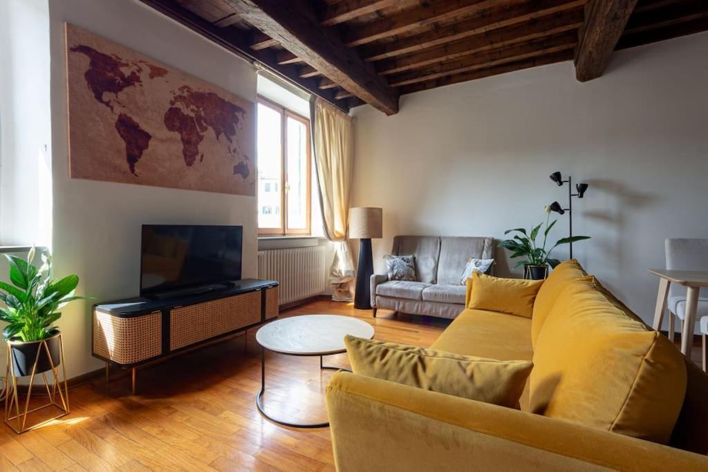 Appartement Ciompi Square-hosted By Sweetstay *