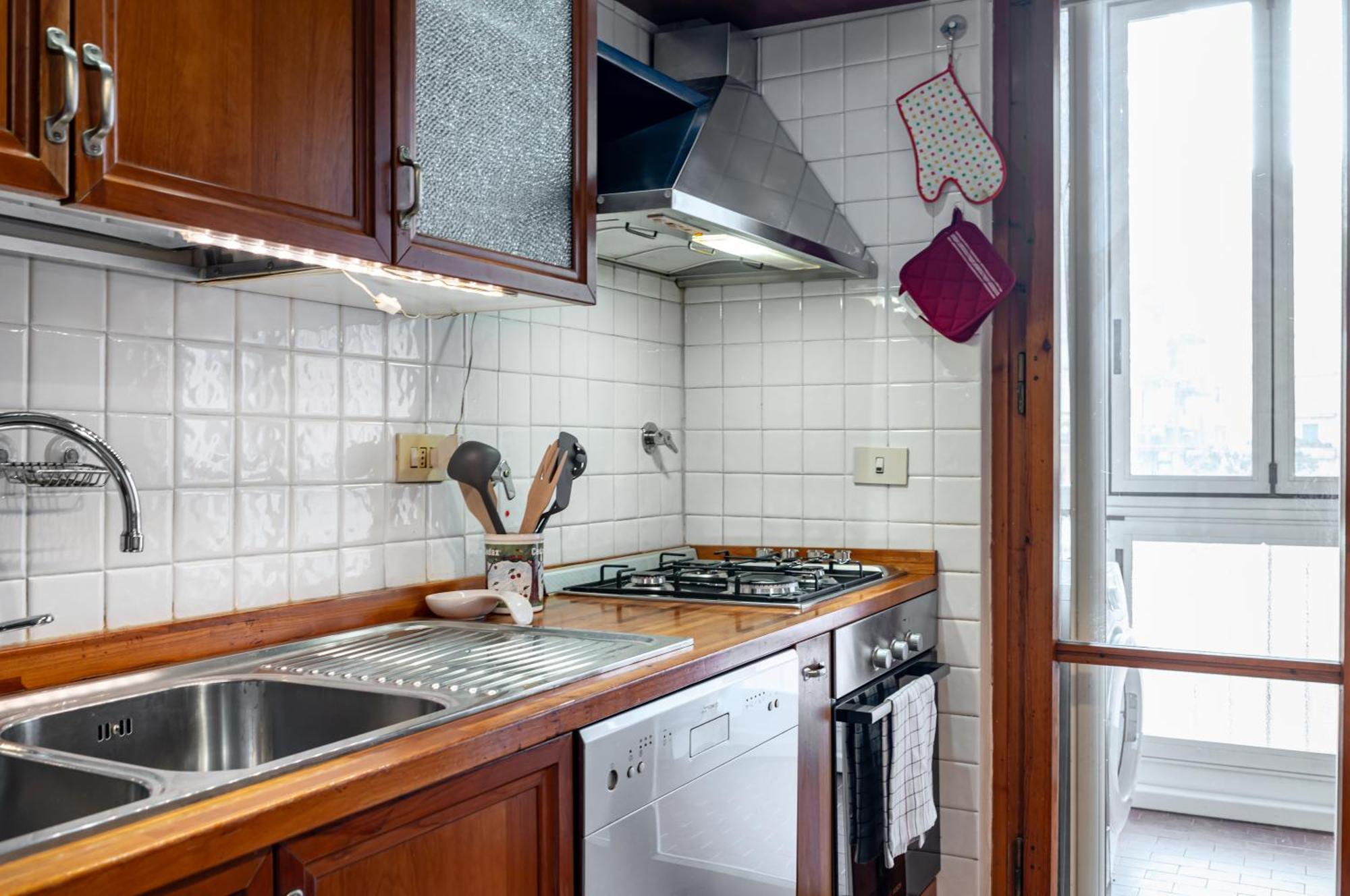 Visarno & Roomy Flat X6 With Parking *