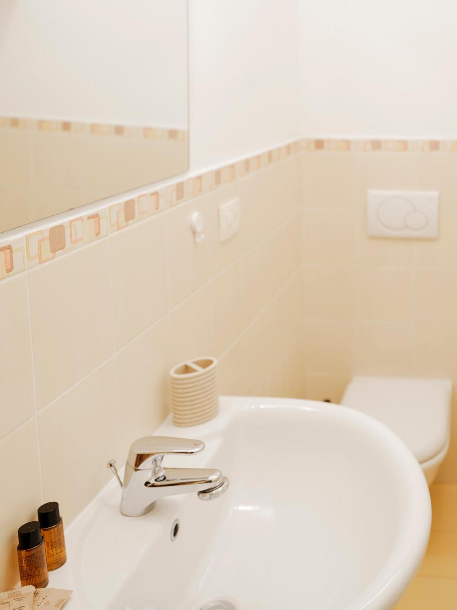 Casa Alessia - Romantic Urban Retreat With Terrace Florenz