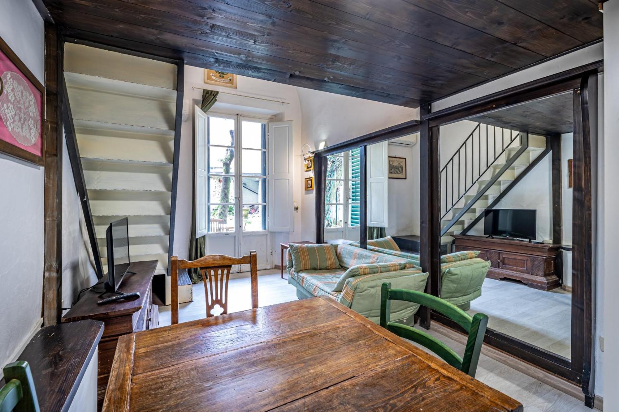 Roommo Pergola * Florenz